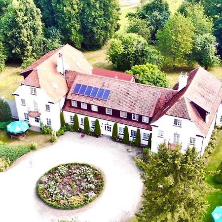 Palac Wojciechy Экстерьер фото