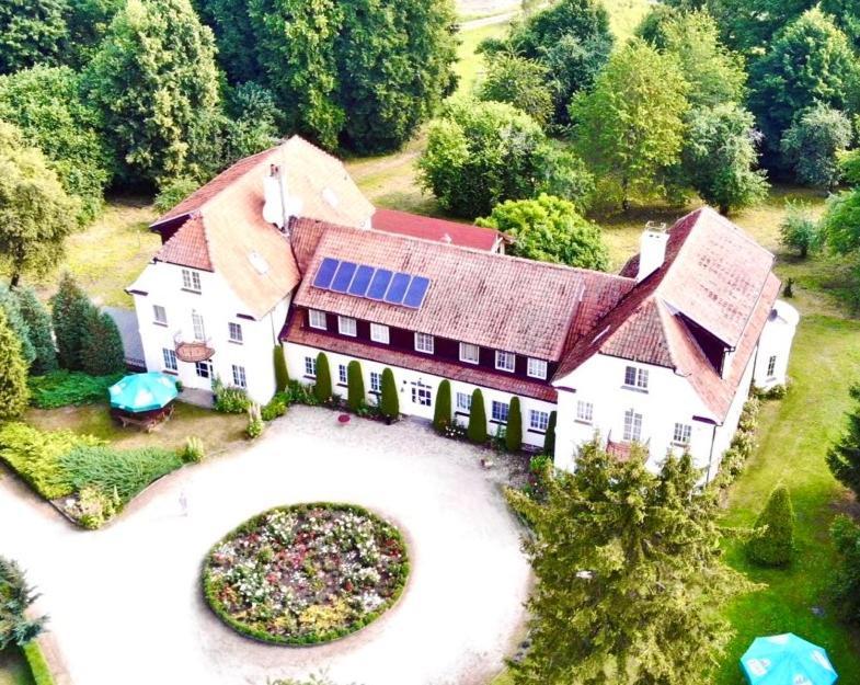 Palac Wojciechy Экстерьер фото